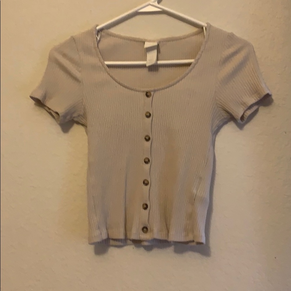 short sleeve cream colored h&m top